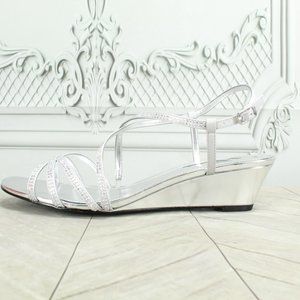 New! Touch of Nina David's Bridal Florysa Silver Strappy Low Wedge Sandal Size 9